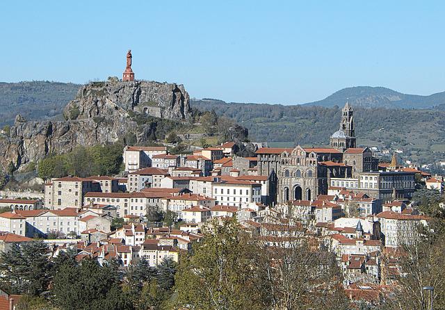 Où loger pour visiter les volcans d’Auvergne ?